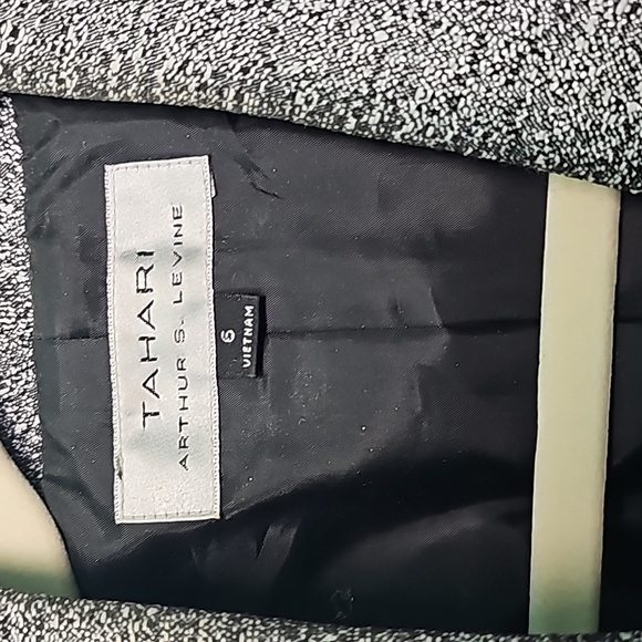 Silver and black blazer - Picture 2 of 4